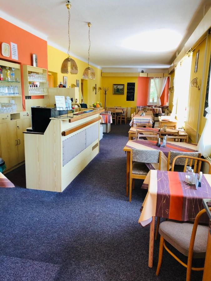 Restaurace A Penzion Maja Benecko Ngoại thất bức ảnh
